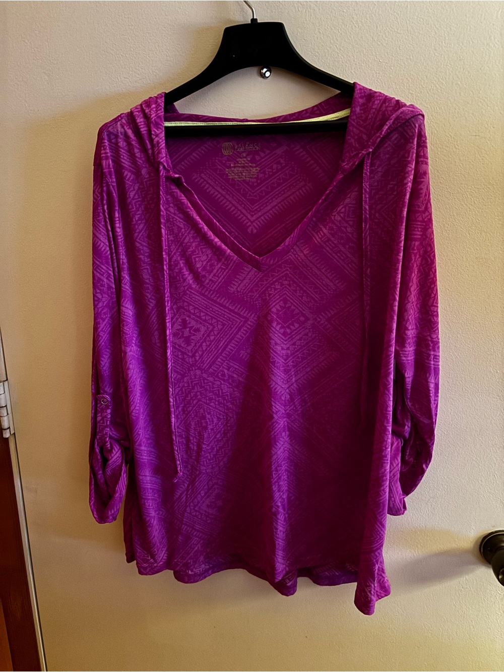 Balance Collection Hooded V-Neck Top in Magenta